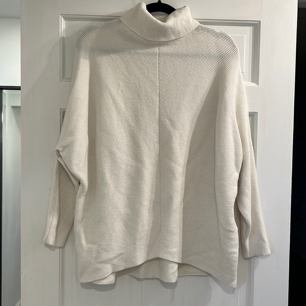 Ribbed turtleneck tunic sweater